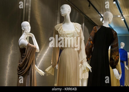 Pedro Rovira exposition rétrospective au Musée du costume, un des grands noms de la haute couture classique peut être vu à partir de Novembre 16, 2017 - février 18, 2018. Madrid. Espagne 19 novembre 2017. Doté d''atmosphère : où : Madrid, Espagne Quand : 19 novembre 2017 Crédit : Oscar Gonzalez/WENN.com Banque D'Images