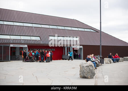 LONGYEARBYEN, Svalbard — le Musée Svalbard de Longyearbyen se concentre sur l'histoire naturelle et culturelle de l'archipeligo Svalbard, y compris sa faune et la façon dont la région a été exploitée pour la chasse à la baleine, la chasse au phoque, le piégeage, le charbon et le tourisme. Banque D'Images