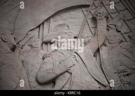 WASHINGTON DC, États-Unis — le mémorial John Paul Jones se trouve dans le parc West Potomac. La statue en bronze du héros naval de la guerre d'indépendance, sculptée par Charles Henry Niehaus, s'élève au sommet d'un piédestal de marbre entouré de fontaines et de bas-reliefs représentant des scènes de la vie de Jones. Banque D'Images