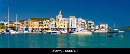 Ville de Pirovac vue panoramique, Dalmatie, Croatie Banque D'Images