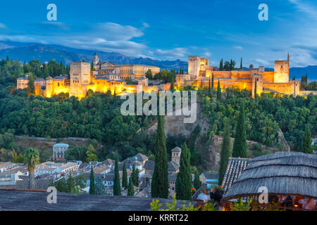 Au coucher du soleil de l'Alhambra à Grenade, Andalousie, Espagne Banque D'Images