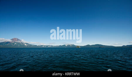 Ilynsky volcan. Lac Kurile. Kamchatka. La Sibérie. La Russie. Banque D'Images