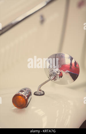 Vintage Car mirror et clignotants Banque D'Images