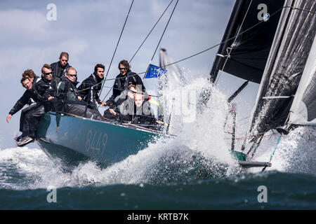 Rébellion à les aiguilles pendant le tour de l'île de la race. Île de Wight. Photo date : Samedi 2 juillet 2016. Photographie par Christopher Ison © Banque D'Images