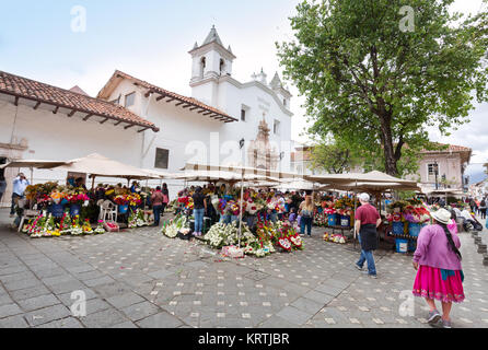 Cuenca Equateur Amérique du Sud - scène à la marché aux fleurs Banque D'Images