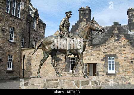 Statue du maréchal sir Douglas Haig, carré de l'hôpital, le château d'Édimbourg, Écosse, Royaume-Uni Banque D'Images