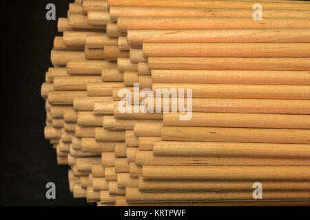 Close-up de bâtons de sucette en bois. Banque D'Images