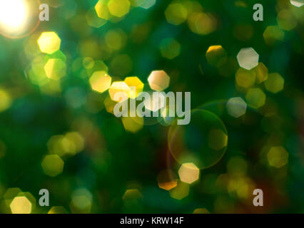 Fond vert avec du jaune, Flou d'arrière-plan flou Banque D'Images