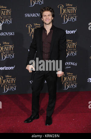 HOLLYWOOD, CA - 2 mars : Keegan Allen actrice assiste à la Disney 'La Belle et la bête' Première Mondiale au El Capitan Theatre Le 2 mars 2017 à Hollywood, Californie. Photo de Barry King//Alamy Stock Photo Banque D'Images