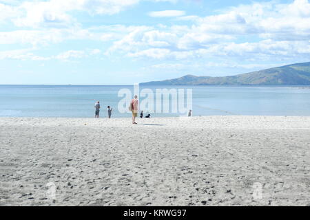 Magnifique plage, sable et touristes en visite historique Banque D'Images