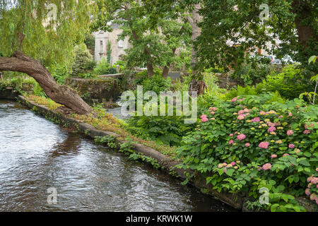 Un paysage idyllique à Pont-Aven, une commune française, située dans le département Finistère de la Bretagne, dans le nord-ouest de la France. Banque D'Images