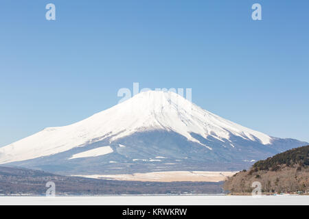 Le Mont Fuji hiver lac Yamanaka Banque D'Images