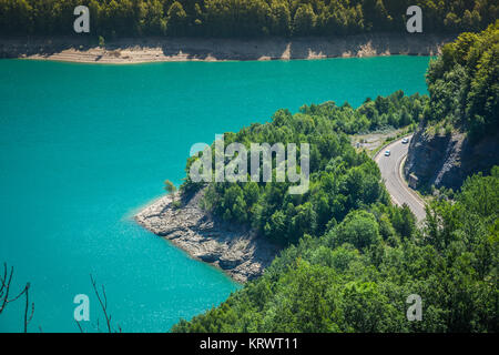 Réservoir d'bulbal,également appelé marais bubal est un réservoir situé dans les Pyrénées espagnoles de Benasque (Huesca). Banque D'Images