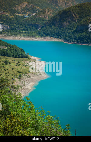 Réservoir d'bulbal,également appelé marais bubal est un réservoir situé dans les Pyrénées espagnoles de Benasque (Huesca). Banque D'Images