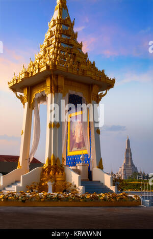 BANGKOK, THAÏLANDE - 29 octobre 2017 : la réplique de crématorium royal de Sa Majesté le Roi Bhumibol Adulyadej construit pour la royal funeral à Naka Banque D'Images