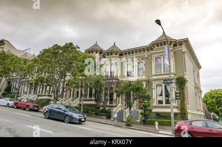 Maisons victoriennes à San Francisco Banque D'Images