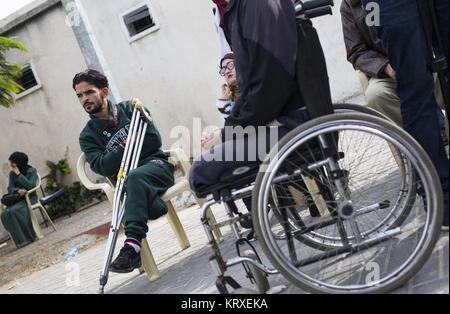 La ville de Gaza, la bande de Gaza, en Palestine. Dec 21, 2017. Des manifestants palestiniens prendre part au cours d'une manifestation contre le président américain Donald Trump a décidé de reconnaître Jérusalem comme capitale d'Israël, dans la ville de Gaza le 21 décembre 2017. Credit : Mahmoud Issa/Quds Net News Wire/ZUMA/Alamy Live News Banque D'Images