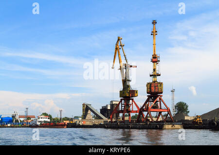 Port de commerce à Kaliningrad, Russie. Banque D'Images