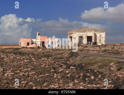 Des maisons abandonnées dans un désert Territoire des îles Canaries Banque D'Images