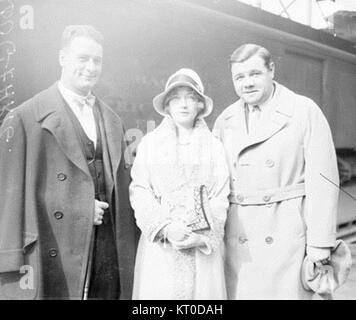 Babe Ruth et Lou Gehrig des Yankees de New York avec Marian permanent Davies dans une gare l'exposition à la lumière Banque D'Images