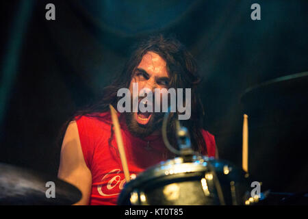 Le groupe de rock citoyen électrique effectue un concert live à Sentrum Scene à Oslo. Ici le batteur Nate Wagner est vu sur scène. La Norvège, 05/05 2016. Banque D'Images