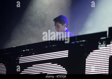 Le DJ français et producteur de musique électroniques Kungs effectue un spectacle live à Sentrum Scene à Oslo. La Norvège, 25/10 2016. Banque D'Images