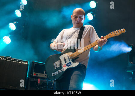 Norvège, Oslo - le 10 octobre 2017. Le groupe de post-rock écossais Mogwai effectue un concert live de la Rockefeller à Oslo. Ici, le chanteur du groupe et le guitariste Stuart Braithwaite est vu sur scène. (Photo crédit : Gonzales Photo - Per-Otto IPPO). Banque D'Images