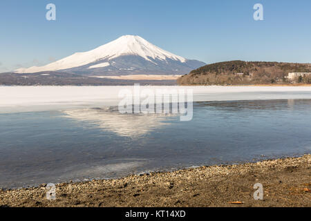 Le Mont Fuji hiver lac Yamanaka Banque D'Images