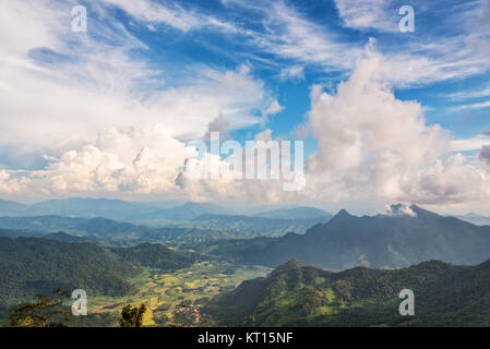 Paysage sur Phu Chi Fa Forest Park Banque D'Images