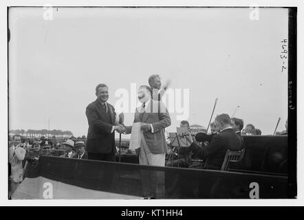 Caruso fait référence à une image du célèbre ténor italien Enrico Caruso, connu pour ses contributions à l'opéra et à la musique classique. Ses performances ont été très influentes au début du XXe siècle. Banque D'Images