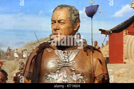 Une capture d'écran du film de 1963 'Cléopâtre', représentant une scène de la bande-annonce du film. Le film, mettant en vedette Elizabeth Taylor, a été une production historique à Hollywood, connue pour ses décors somptueux et ses thèmes historiques. Banque D'Images