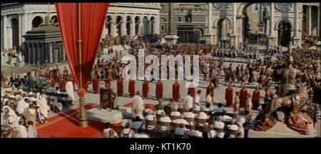 Cette capture d'écran est tirée de la bande-annonce 1963 du film Cléopâtre, réalisé par Joseph L. Mankiewicz. Le film, mettant en vedette Elizabeth Taylor et Richard Burton, est une épopée historique décrivant la vie de la reine égyptienne Cléopâtre. Banque D'Images