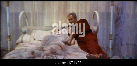 Cette capture d'écran du film de 1963 'Cléopâtre' présente une scène dramatique du film épique, capturant la grandeur et le cadre historique du film basé sur la vie de la reine égyptienne. Banque D'Images