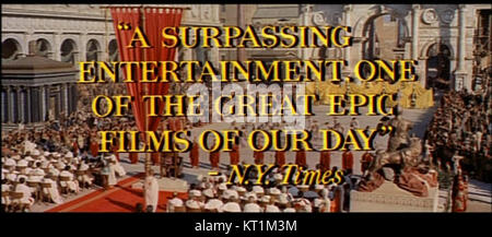 La capture d'écran de la bande-annonce de Cléopâtre 1963 est une image tirée de la bande-annonce du célèbre film Cléopâtre de 1963, mettant en vedette Elizabeth Taylor. L'image met en évidence une scène clé de ce film classique. Banque D'Images