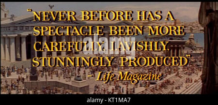 Une capture d'écran du film Cleopatra de 1963 capture un moment promotionnel du film. L'image présente ses personnages emblématiques, ses décors et ses thèmes historiques. Banque D'Images