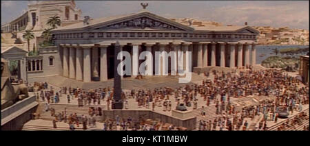 Cette capture d'écran du film « Cléopâtre » de 1963 présente une scène dramatique de la bande-annonce, mettant en évidence la grandeur de la production du film. Banque D'Images