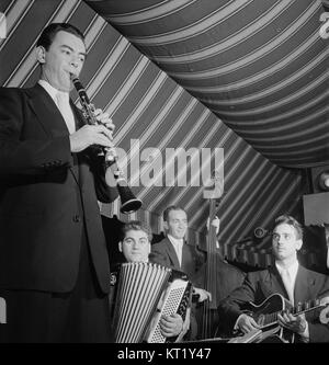 La plupart Abe, Pete Ponti, Sid Jacobs, Jimmy et Norton, Hickory House, New York, N.Y., ca. Juin 1947 (William P. Gottlieb) Banque D'Images