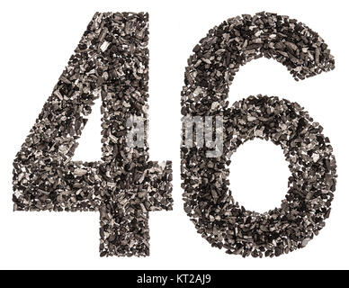 Chiffre arabe 46, quarante six, d'un noir charbon naturel, isolé sur fond blanc Banque D'Images
