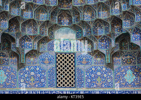 Détails de cheikh Lotfollah mosquée à Isfahan, Iran Banque D'Images