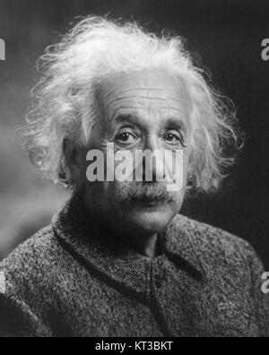 Cette image est une version nettoyée et recadrée de la tête d'Albert Einstein, probablement une photographie bien connue du célèbre physicien. La version éditée peut se concentrer sur ses traits faciaux, soulignant son apparence distincte et son statut comme l'un des scientifiques les plus influents de l'histoire. Banque D'Images