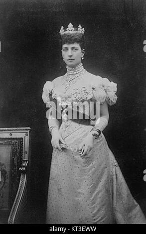 Alexandra de Danemark (1844â€"1925) était la reine consort d'Édouard VII du Royaume-Uni. Née au Danemark, elle est devenue aimée pour ses œuvres caritatives et son dévouement au service public. Elle a joué un rôle important dans l'histoire royale britannique et était connue pour sa grâce et sa beauté. Banque D'Images