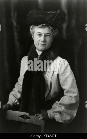 Mattie Edwards Hewitt - photo de mi-longueur par Frances Benjamin Johnston Banque D'Images