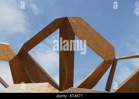 Structure en bois et façade moderne détail Banque D'Images