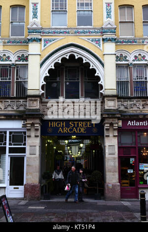 Entrée de High Street Arcade de St Mary Street, Cardiff, South Glamorgan, Wales, Royaume-Uni Banque D'Images