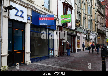 Boutiques vides à vendre ou à louer à St Mary Street, Cardiff, South Glamorgan, Wales, Royaume-Uni Banque D'Images