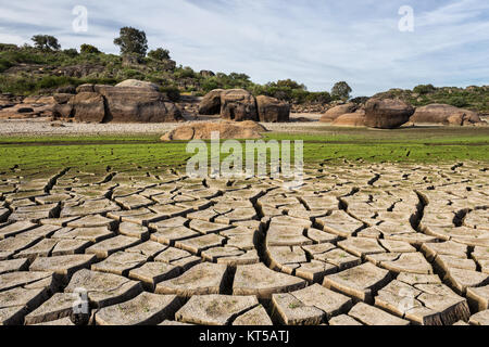 Dry lagoon. Photographie prise dans la zone naturelle d'Barruecos. Malpartida de Caeres. L'Espagne. Banque D'Images