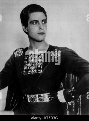 La représentation de Ramon Novarroâ€ ™ du personnage emblématique Ben-Hur dans l'adaptation muette de 1925 est connue pour son intensité dramatique et est un élément important de l'histoire du cinéma. Banque D'Images