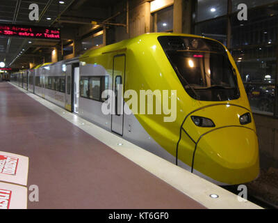 Arlanda Express X3 est un train à grande vitesse reliant l'aéroport Arlanda de Stockholm au centre-ville de Stockholm, offrant un transport rapide et efficace. Banque D'Images