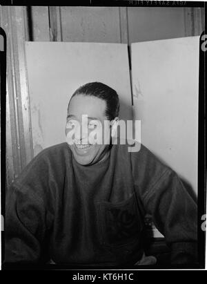 Ce portrait de Duke Ellington a été pris à Washington, DC, entre 1938 et 1948, capturant le musicien de jazz emblématique pendant une période importante de sa carrière. Banque D'Images