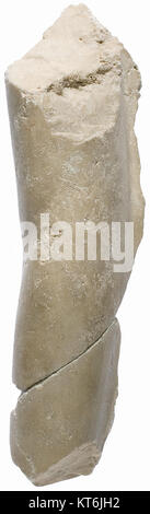 ARM MET 21.9.509 fait référence à une pièce spécifique conservée au Metropolitan Museum of Art, probablement une partie de leur collection historique d'armes et d'armures, montrant un design et un savoir-faire complexes. Banque D'Images